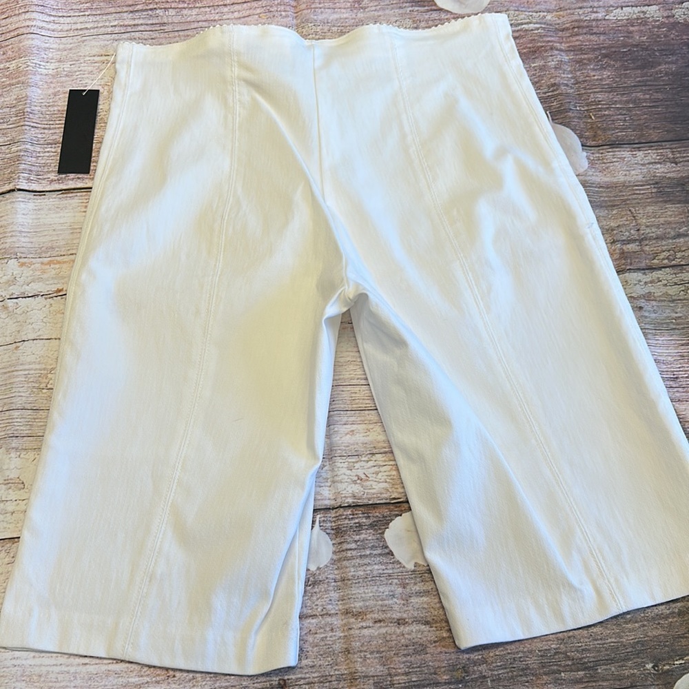 Klaveli White Bermuda Stretch to Fit Shorts • Sz 18 • NWT! - Picture 6 of 12